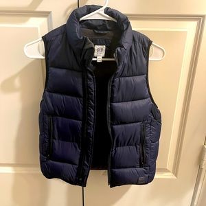 Gap kids puffer vest. (Small)